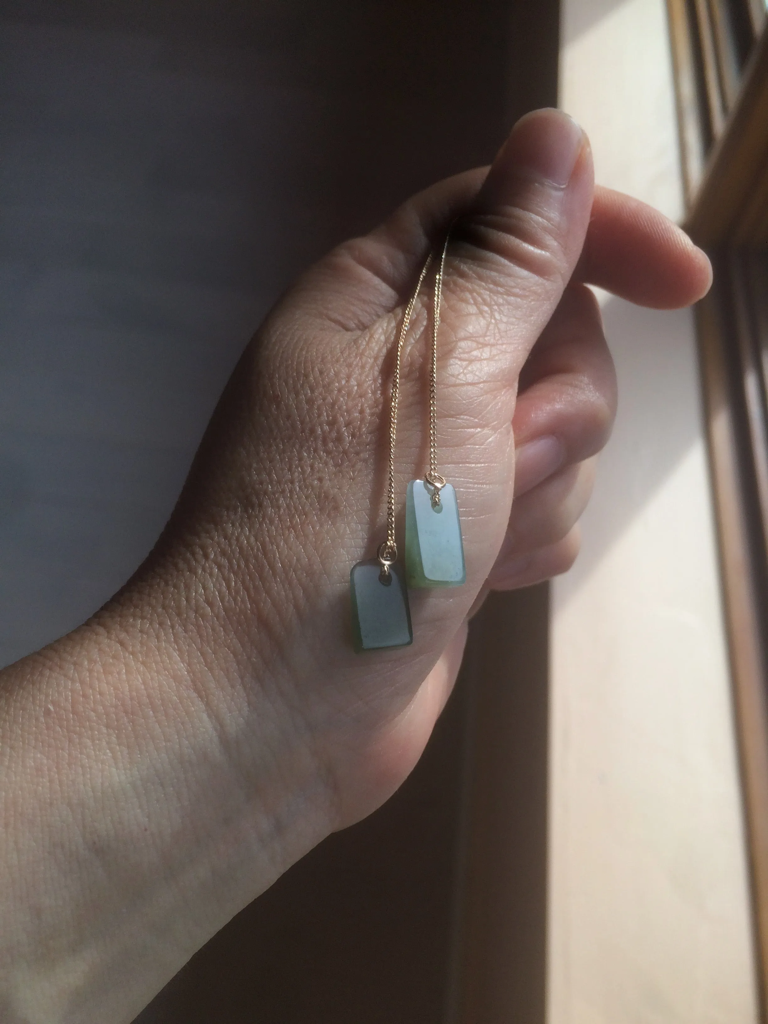 100% Natural icy watery deep sea blue/green/gray safe and sound dangling Guatemala jadeite Jade earring Q125