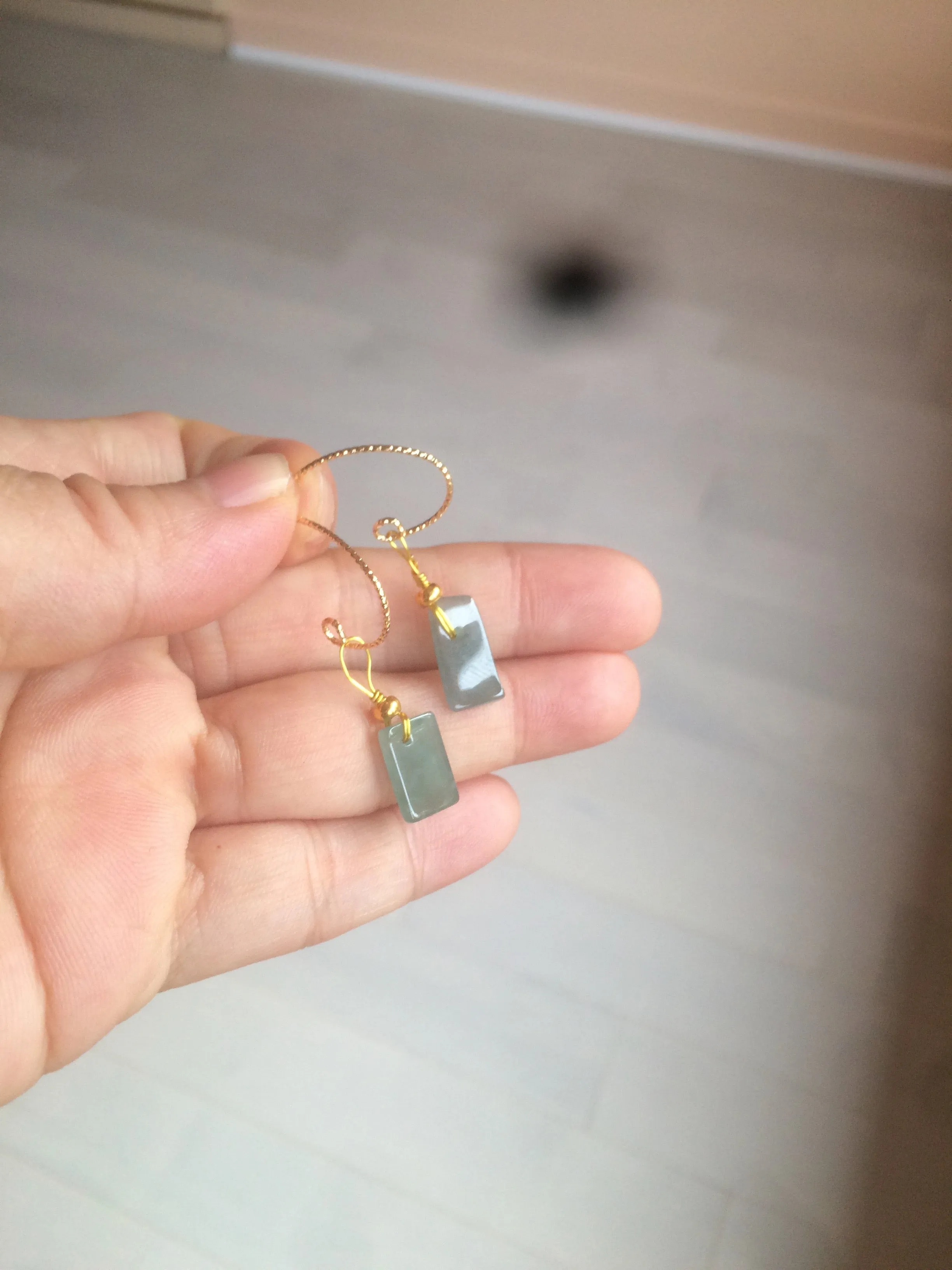 100% Natural icy watery deep sea blue/green/gray safe and sound dangling Guatemala jadeite Jade earring Q125