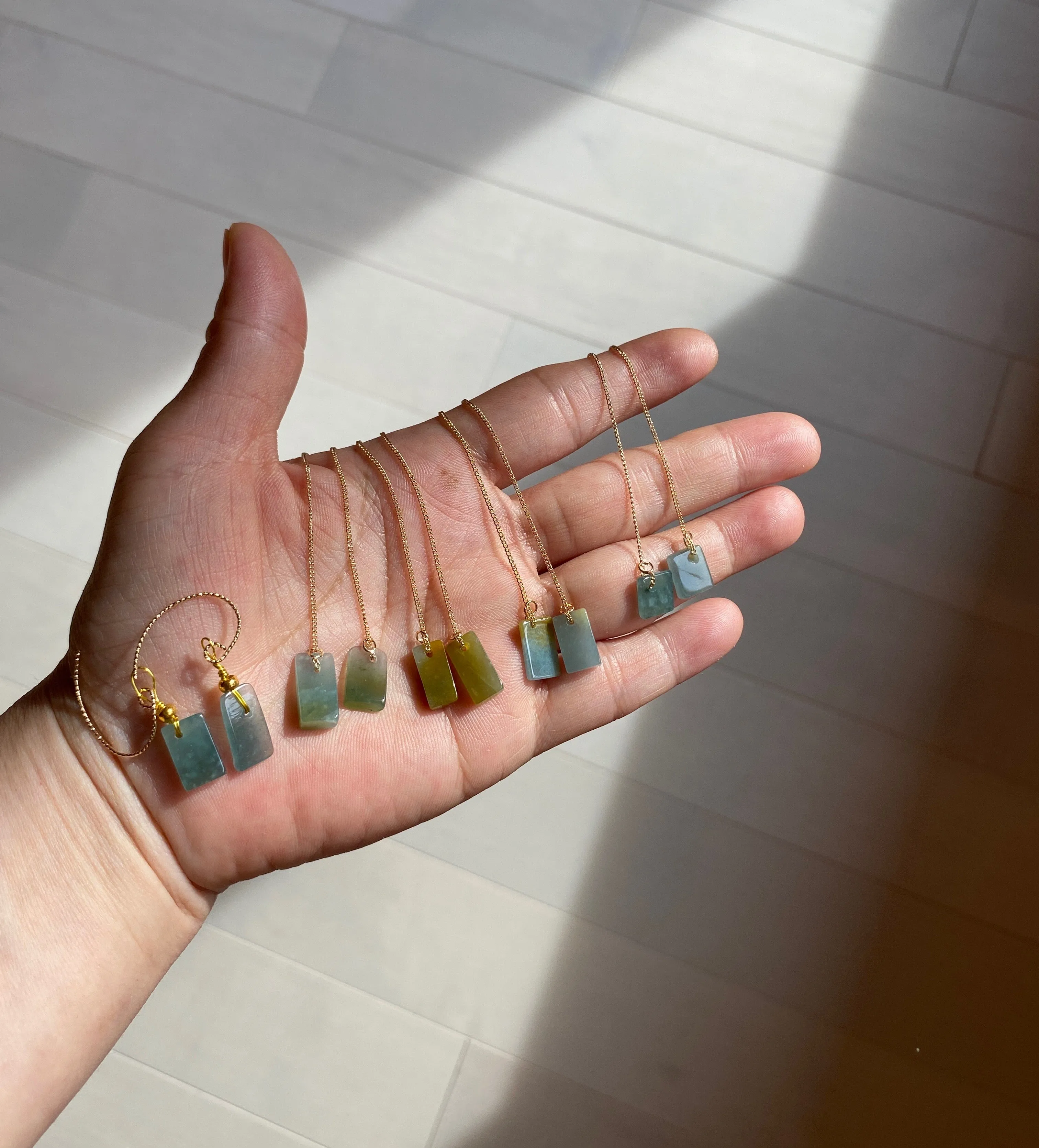100% Natural icy watery deep sea blue/green/gray safe and sound dangling Guatemala jadeite Jade earring Q125