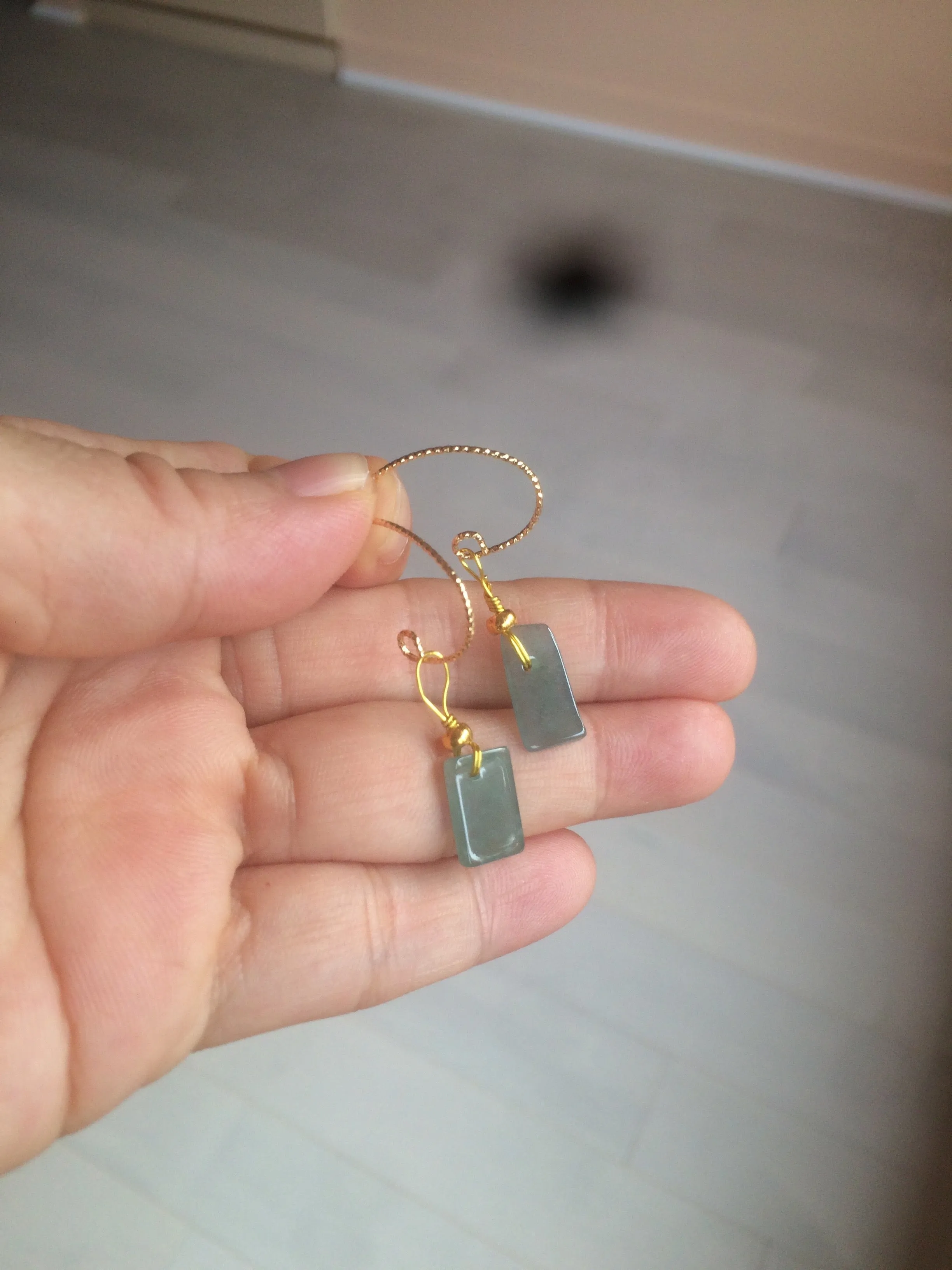 100% Natural icy watery deep sea blue/green/gray safe and sound dangling Guatemala jadeite Jade earring Q125