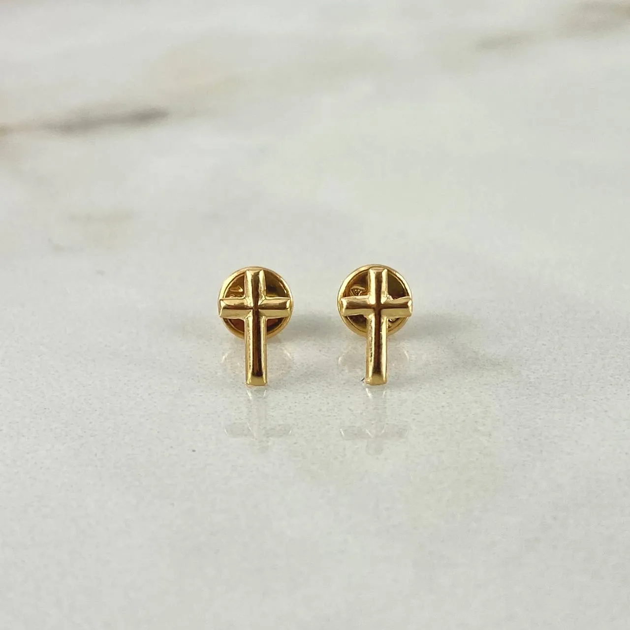 18K Yellow Gold Thin Cross Stud Earrings 0.5gr