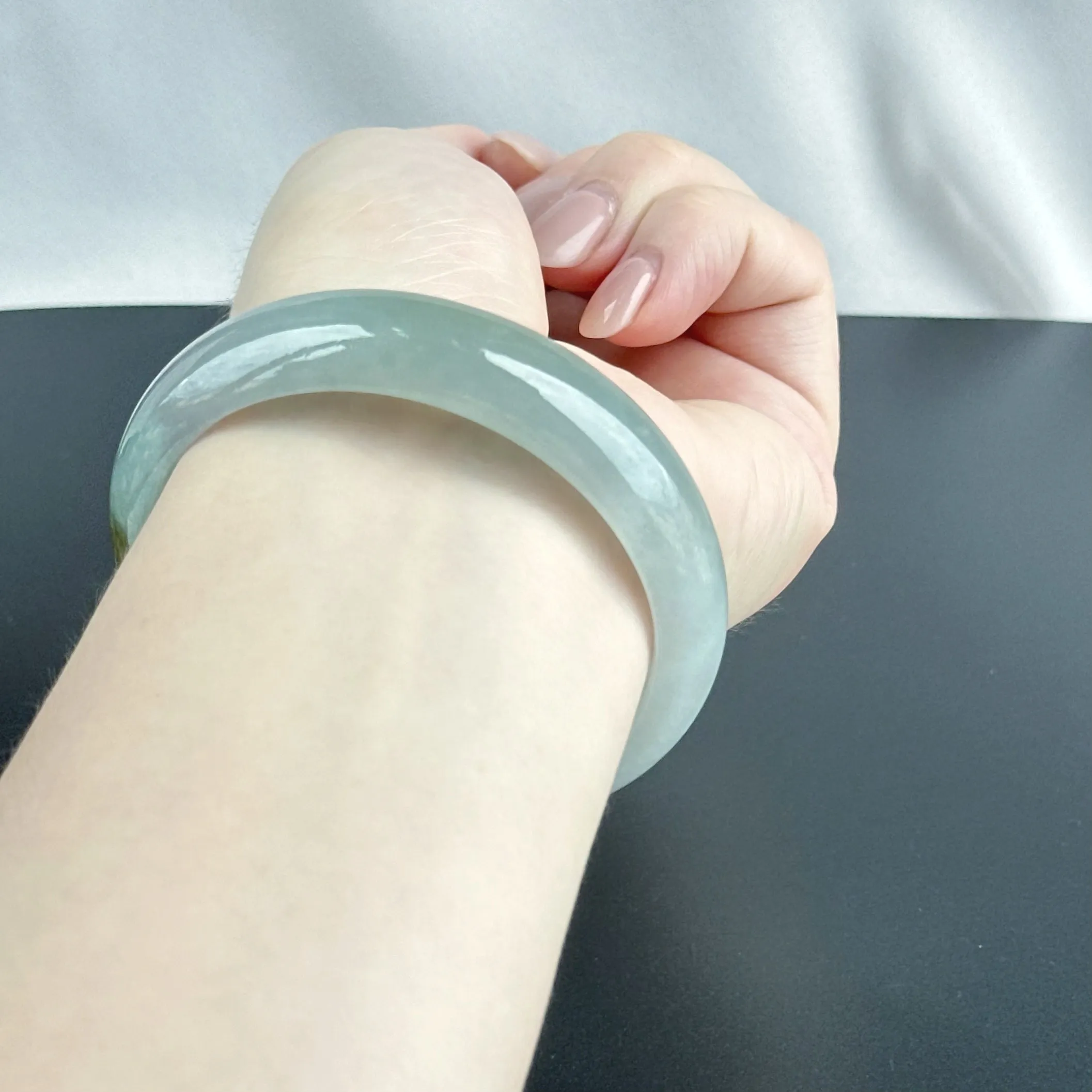 62639 59.5mm Spring Morning Glow Jadeite Bangle