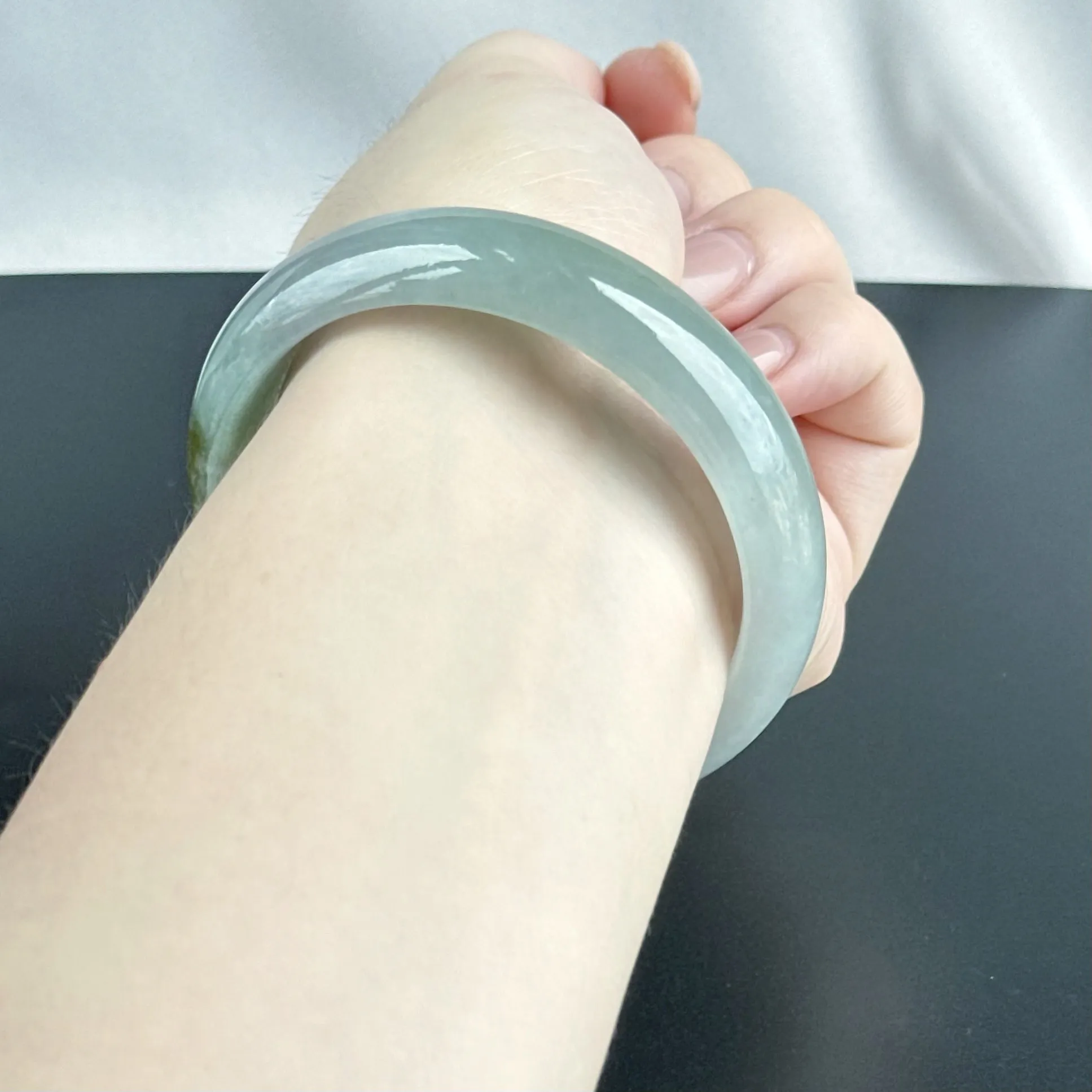 62639 59.5mm Spring Morning Glow Jadeite Bangle