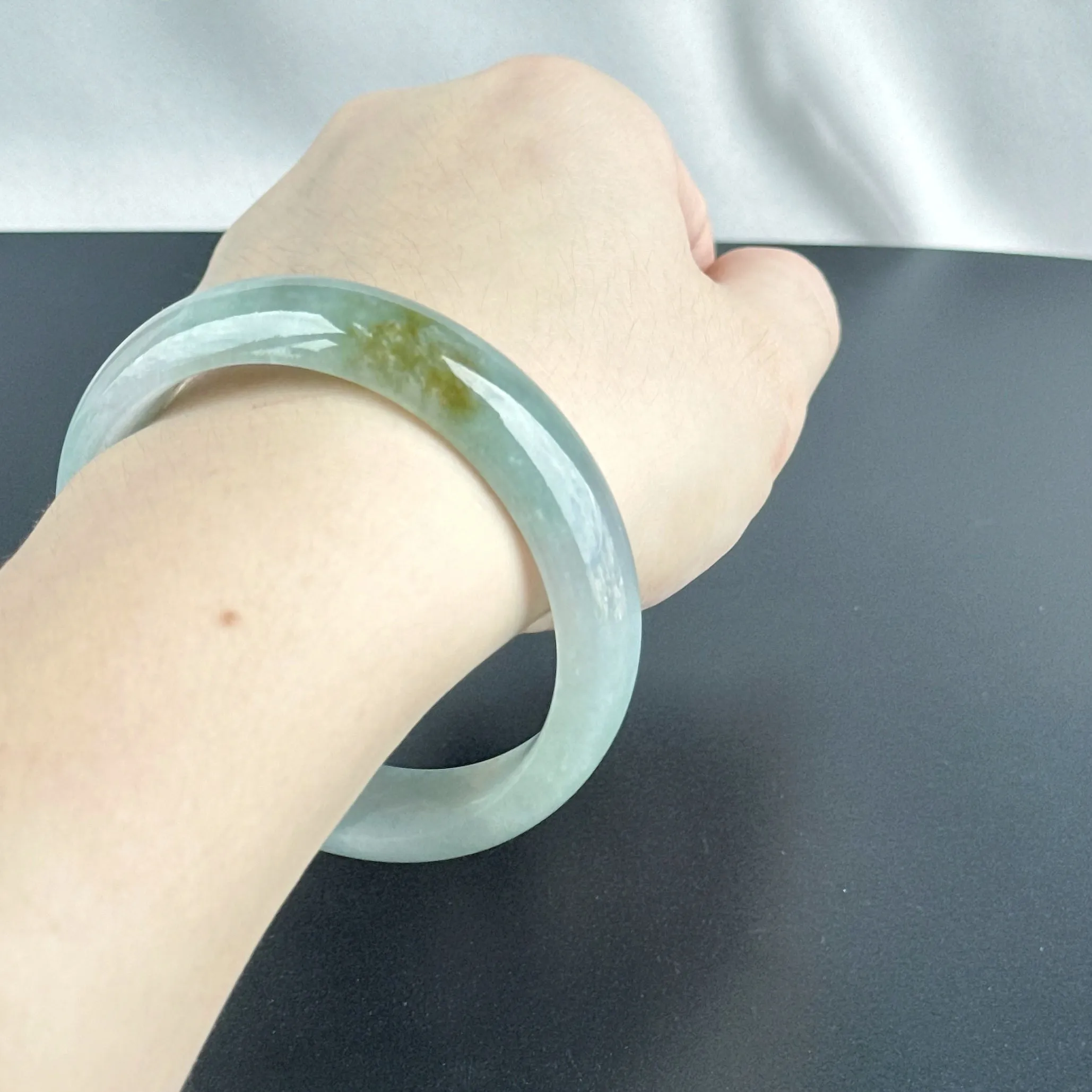 62639 59.5mm Spring Morning Glow Jadeite Bangle