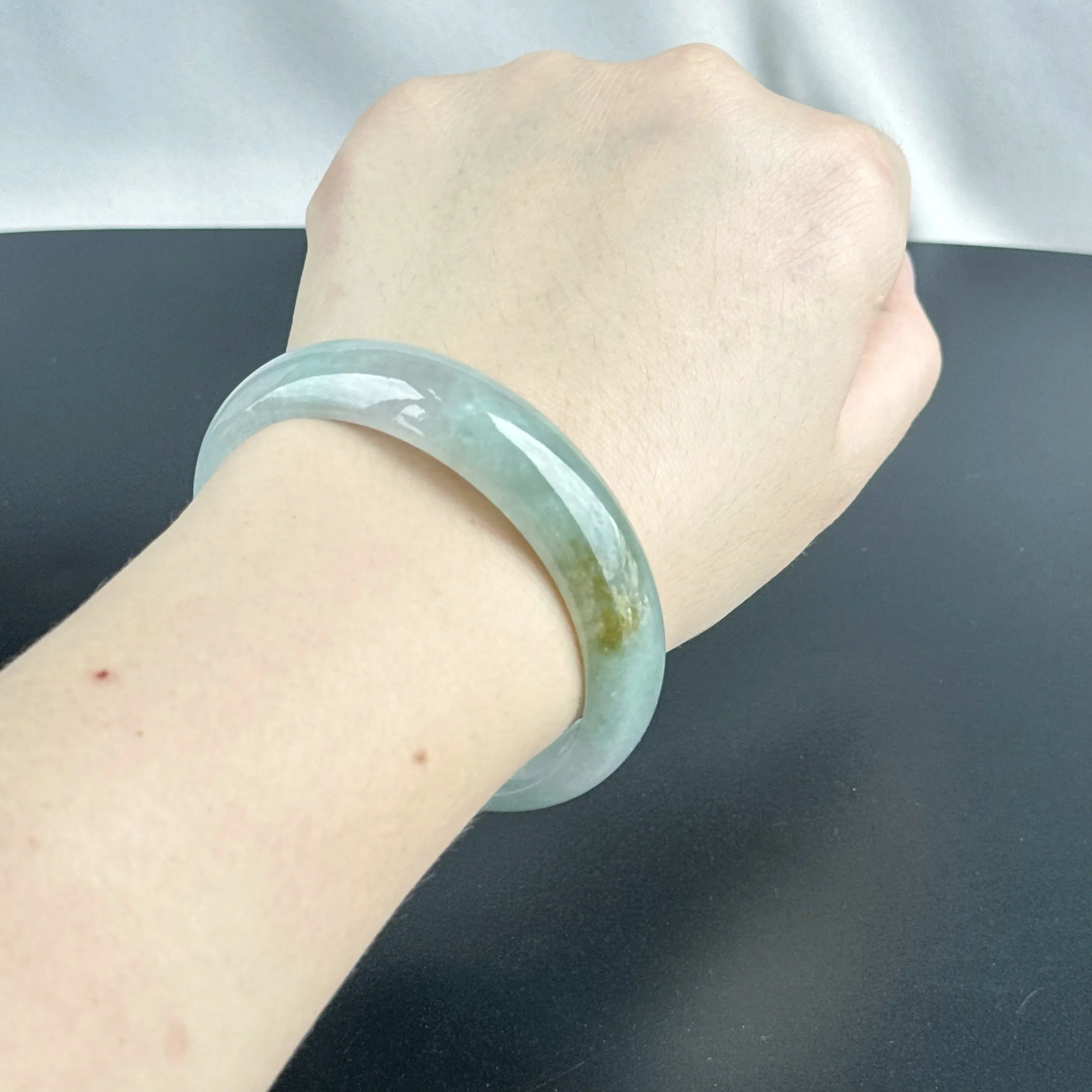 62639 59.5mm Spring Morning Glow Jadeite Bangle