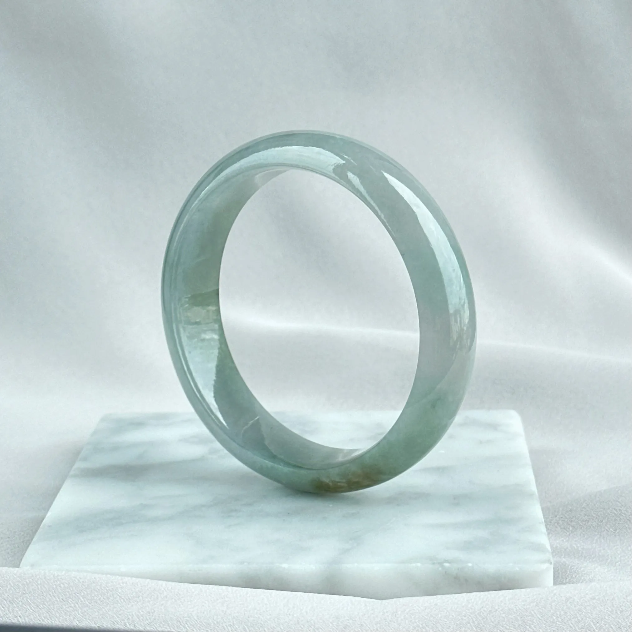 62639 59.5mm Spring Morning Glow Jadeite Bangle