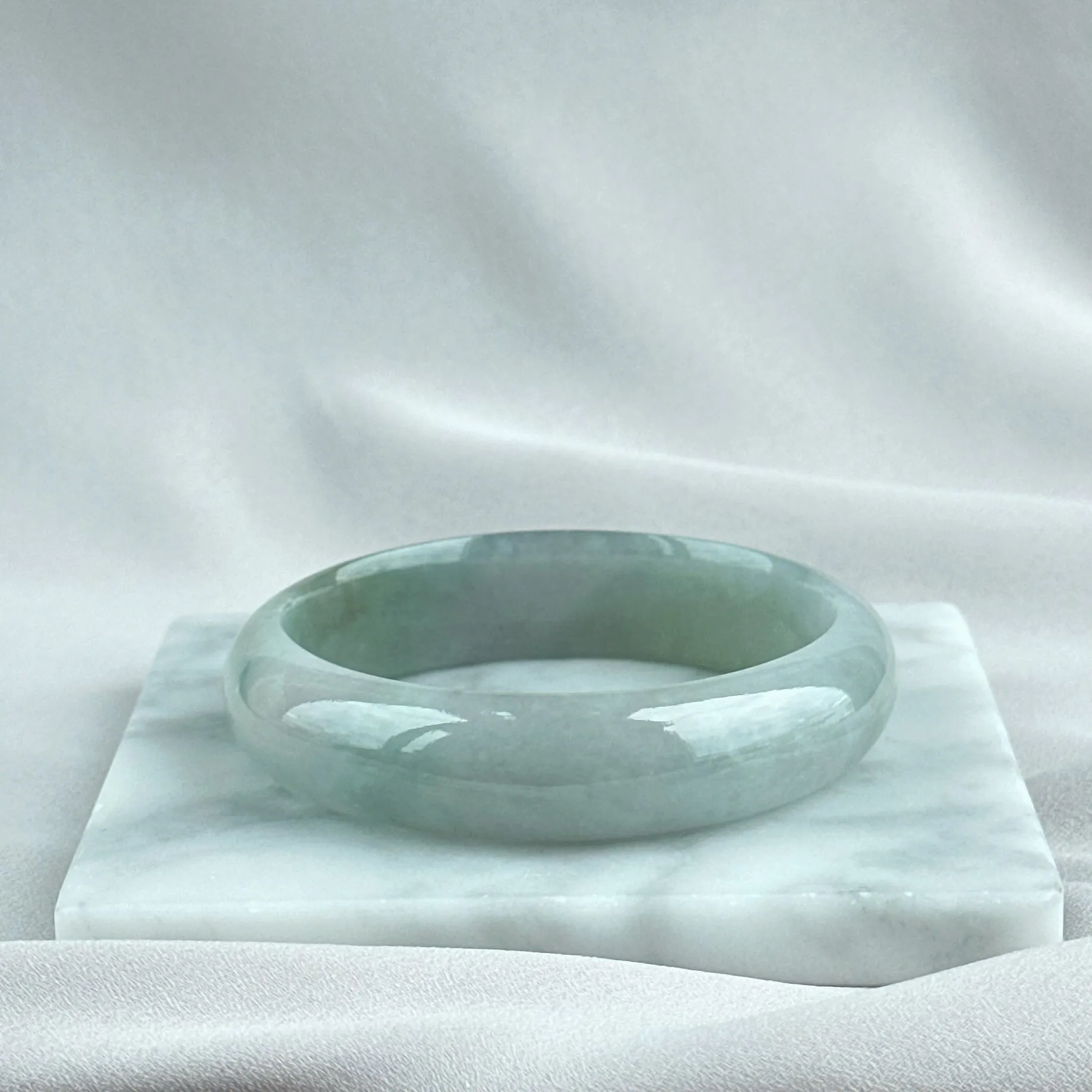 62639 59.5mm Spring Morning Glow Jadeite Bangle
