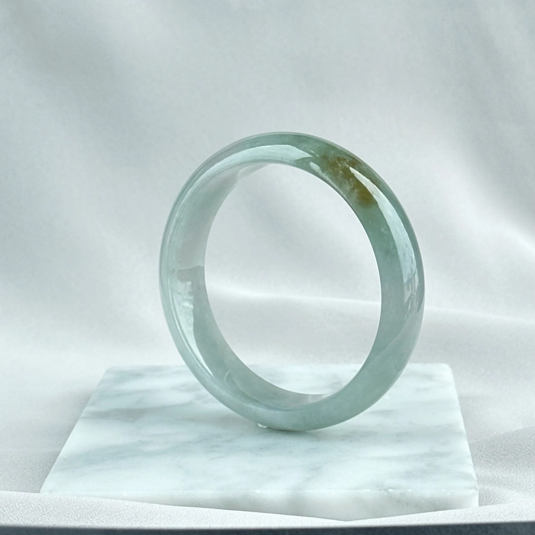 62639 59.5mm Spring Morning Glow Jadeite Bangle
