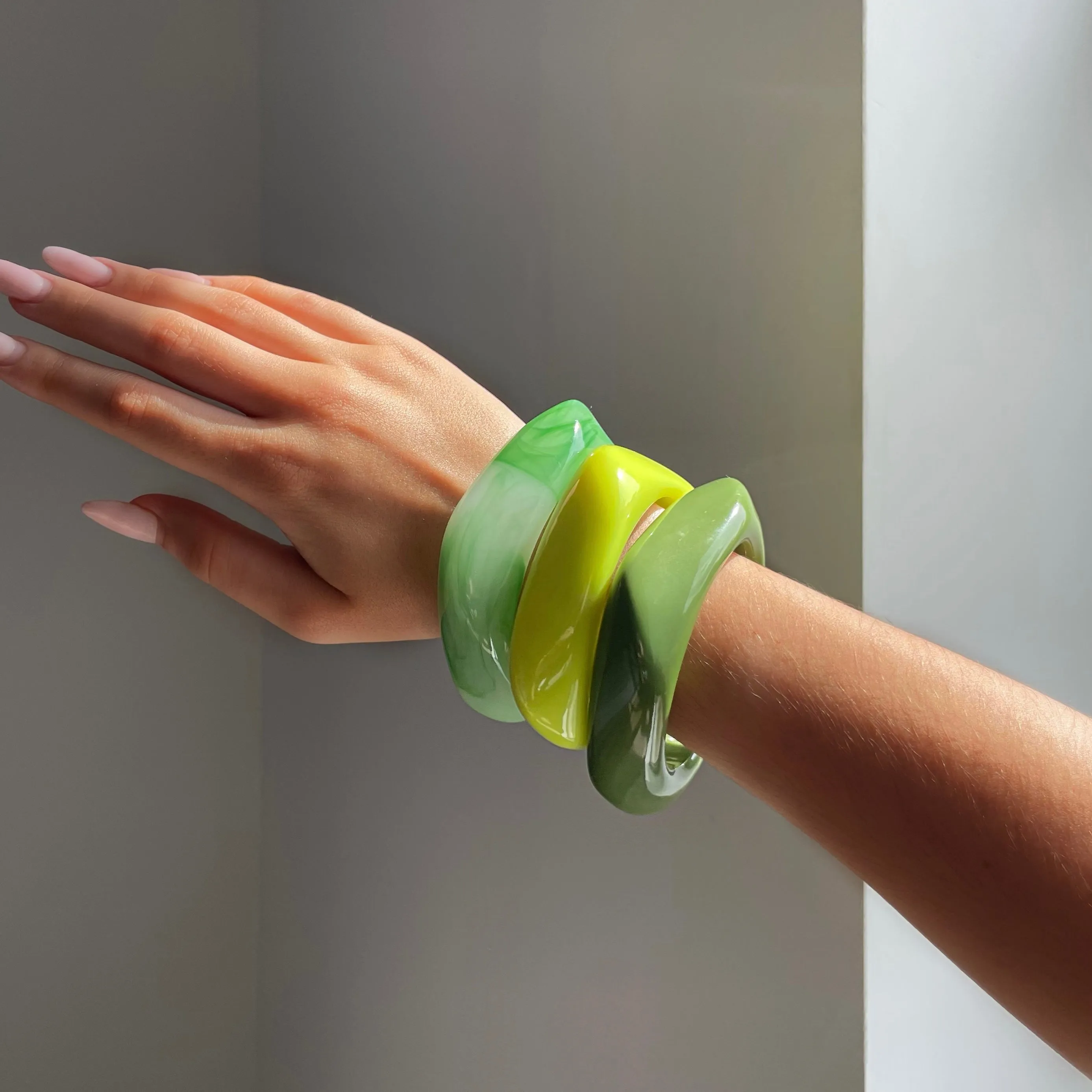 ACRYLIC BANGLE - KIWI