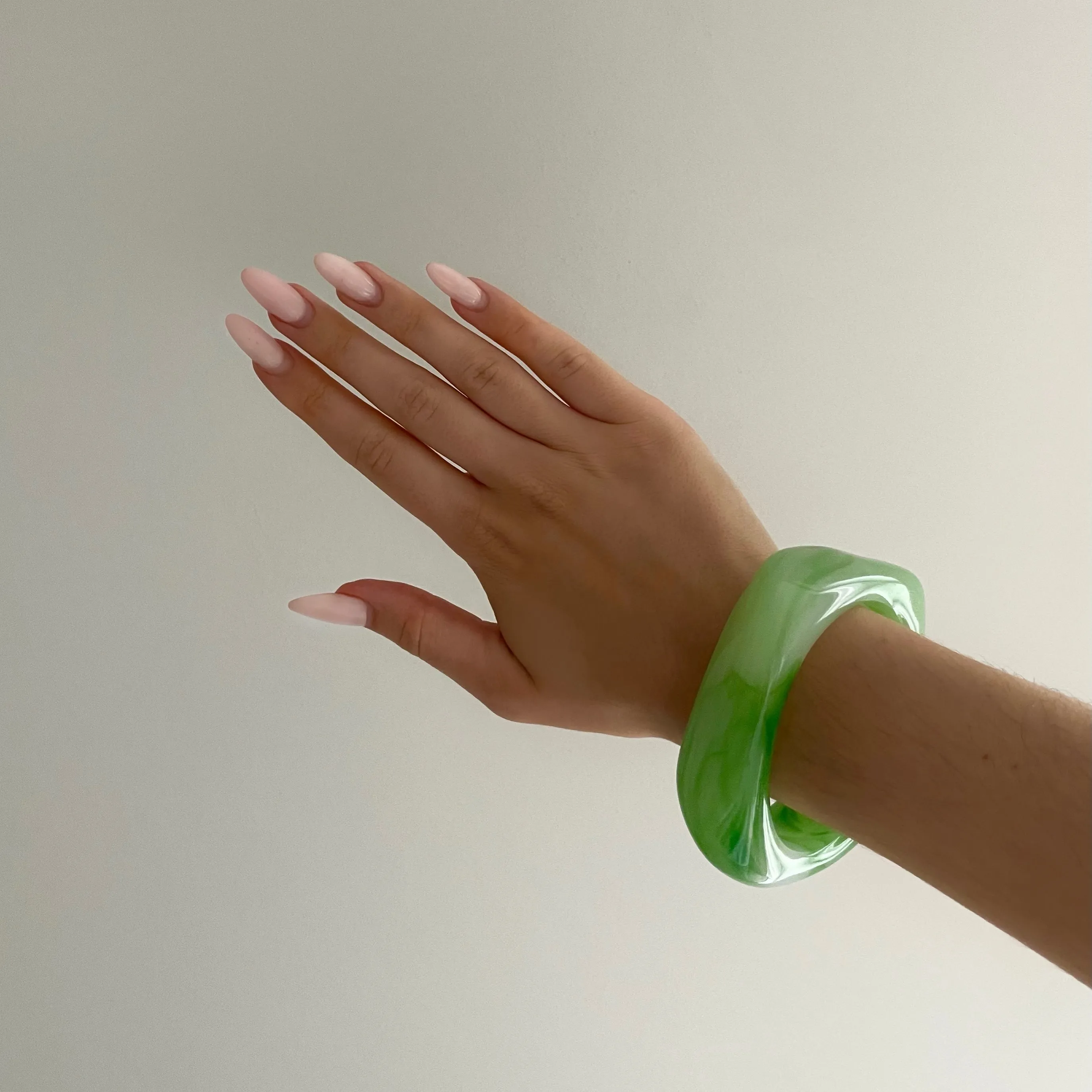 ACRYLIC BANGLE - KIWI