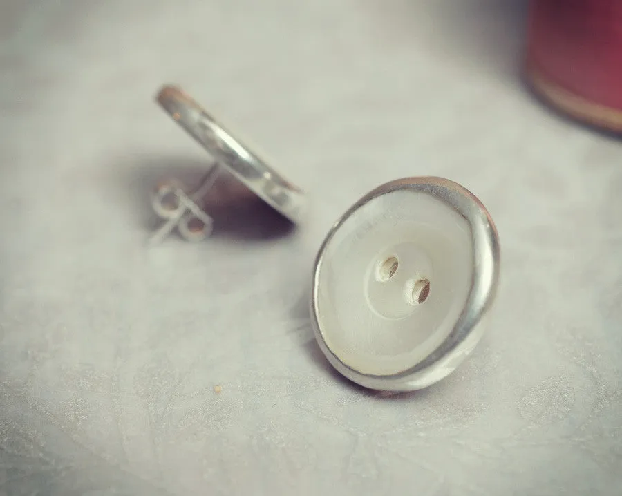 Button stud earrings large