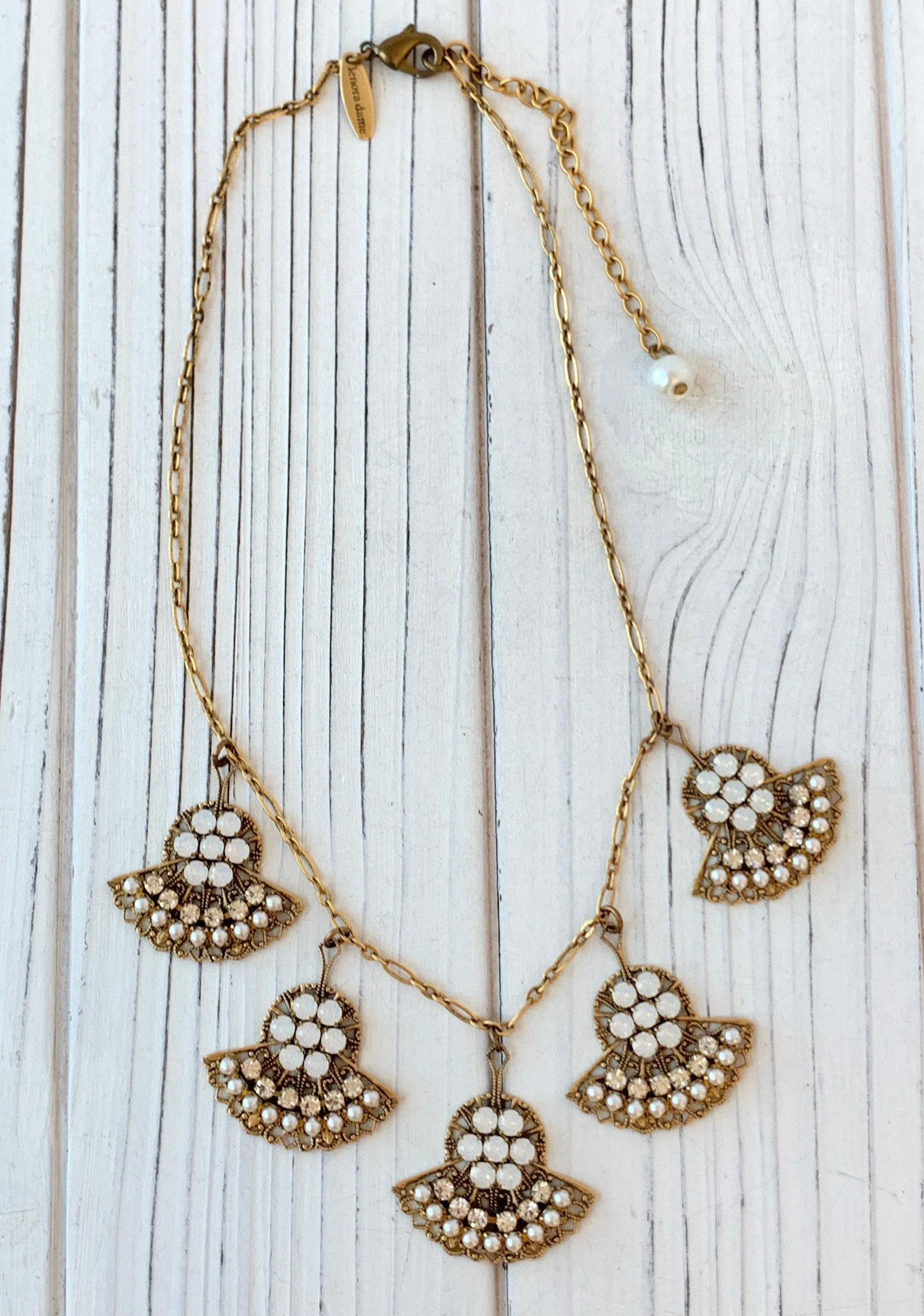 Elegant Fan Rhinestone Necklace