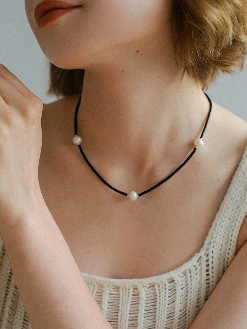 Minimalist Modern Pearl and Black Onyx Beaded Necklace