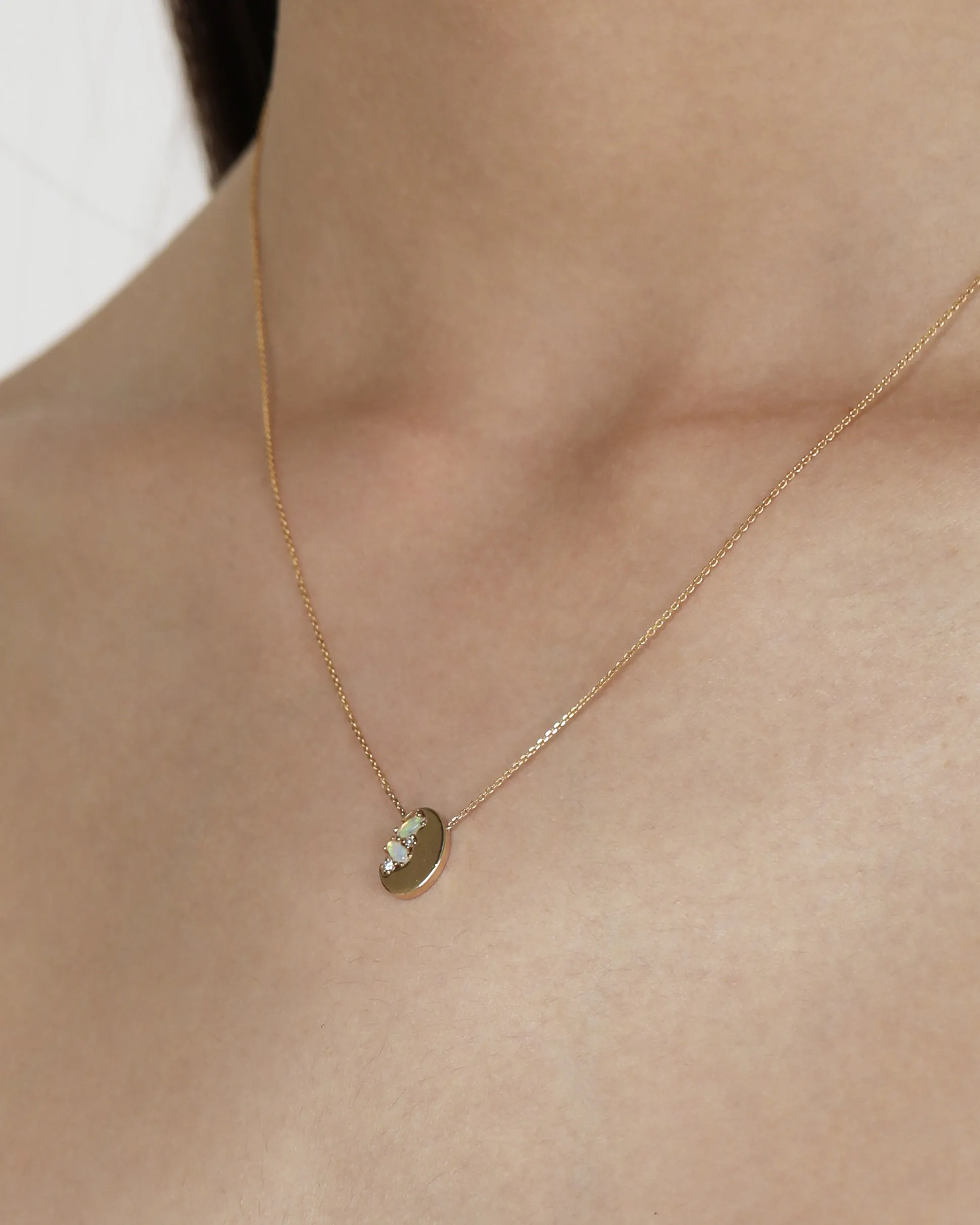 Nymph Oval Necklace